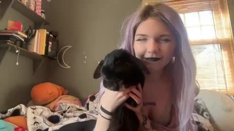lizzybunny online show from 5, 3, 2025