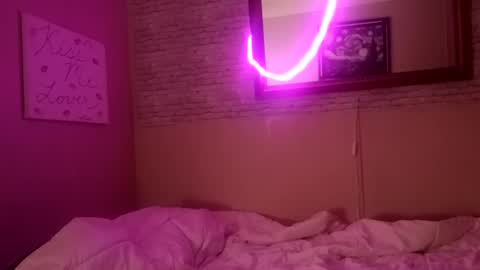 Snapshot of ljandcherry chatting on 12, 10, 2025 LjCherry online show from 12, 10, 2025