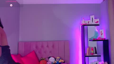 Snapshot of loaluxury chatting on 4, 2, 2025 Pamela online show from 4, 2, 2025