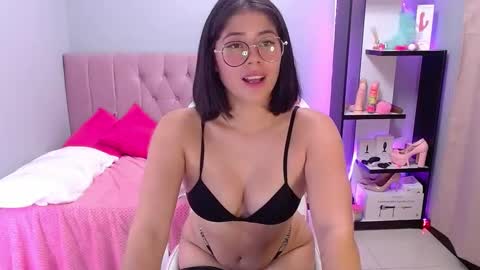 Snapshot of loaluxury chatting on 11, 3, 2025 Pamela online show from 11, 3, 2025