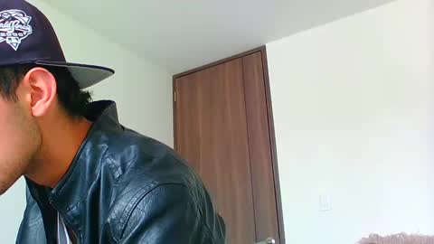 logaan_grey online show from 2, 1, 2025