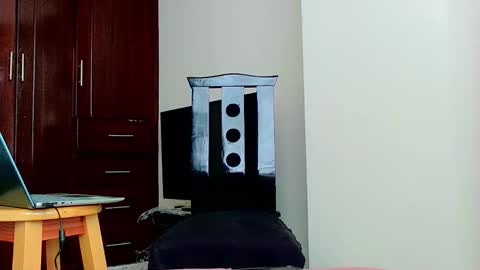 logaan_grey online show from 28, 10, 2025