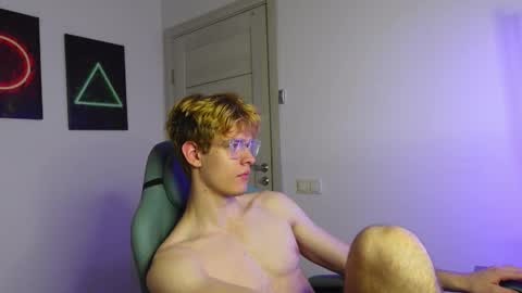 LOGAN FRASER online show from 9, 10, 2025