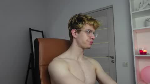 LOGAN FRASER online show from 11, 10, 2025