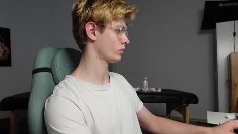 LOGAN FRASER online show from 14, 10, 2025