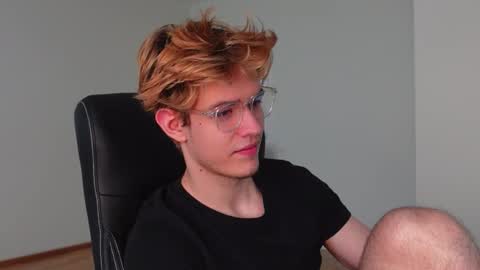 LOGAN FRASER online show from 22, 10, 2025