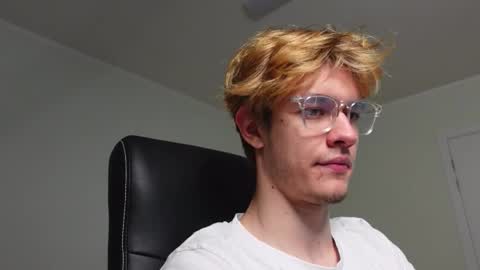 LOGAN FRASER online show from 28, 10, 2025