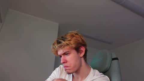 LOGAN FRASER online show from 13, 11, 2025