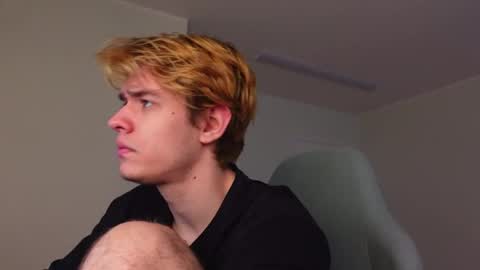 LOGAN FRASER online show from 20, 11, 2025