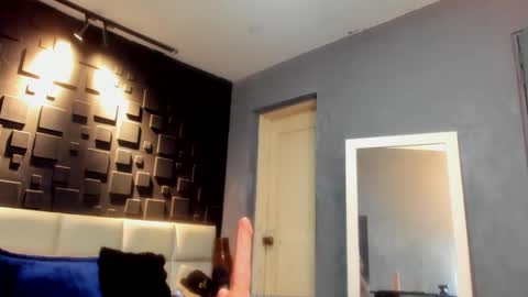 logan_varela online show from 10, 12, 2024