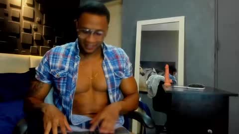 logan_varela online show from 25, 12, 2024
