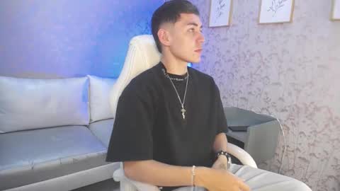 Loganfoster  online show from 5, 1, 2026