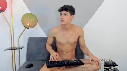 Snapshot of loganoficialx chatting on 5, 12, 2024 loganoficialx online show from 5, 12, 2024