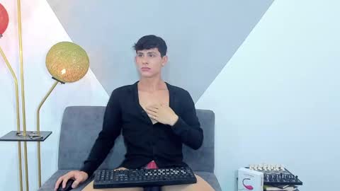Snapshot of loganoficialx chatting on 6, 12, 2024 loganoficialx online show from 6, 12, 2024