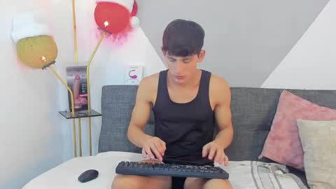 Snapshot of loganoficialx chatting on 22, 12, 2024 loganoficialx online show from 22, 12, 2024