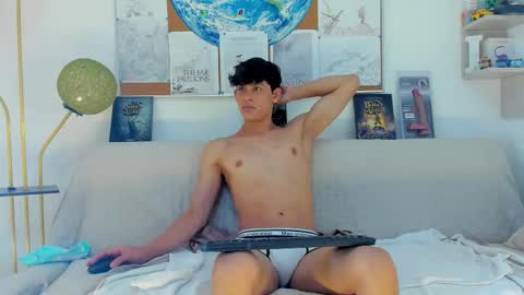 Snapshot of loganoficialx chatting on 3, 2, 2026 loganoficialx online show from 3, 2, 2026