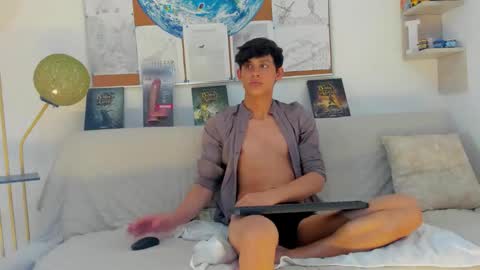 Snapshot of loganoficialx chatting on 15, 2, 2026 loganoficialx online show from 15, 2, 2026