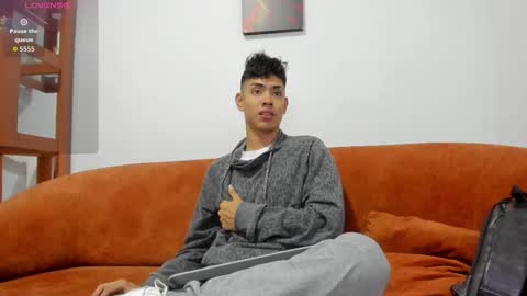 logantwink18 online show from 22, 10, 2025