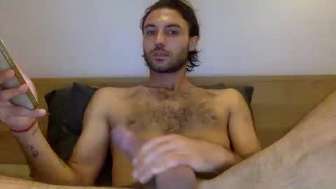 Snapshot of logeil27 chatting on 4, 11, 2025 logeil27 online show from 4, 11, 2025