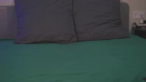 LoisVacation time  online show from 9, 2, 2025