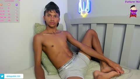 Snapshot of loistwink_1 chatting on 29, 9, 2025 LOUIS online show from 29, 9, 2025