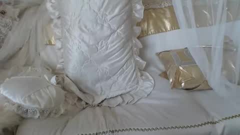 Snapshot of lokagold chatting on 2, 11, 2025 Lilu online show from 2, 11, 2025