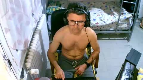 Snapshot of lokoum39 chatting on 19, 10, 2025 lokoum39 online show from 19, 10, 2025