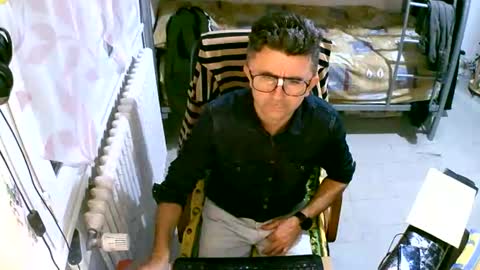 Snapshot of lokoum39 chatting on 13, 11, 2025 lokoum39 online show from 13, 11, 2025