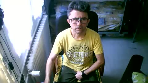 Snapshot of lokoum39 chatting on 1, 12, 2025 lokoum39 online show from 1, 12, 2025