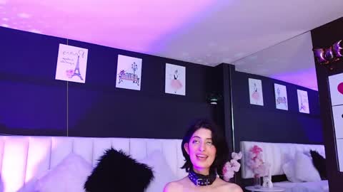 Lola online show from 5, 3, 2025