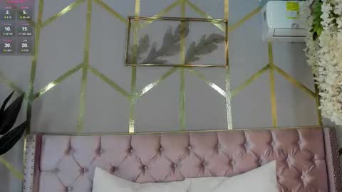 lola_saenz__ online show from 4, 2, 2026