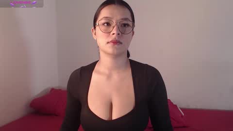 Snapshot of lola_sweeet18 chatting on 9, 10, 2025 lola_sweeet18 online show from 9, 10, 2025