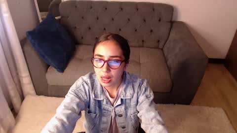 lolaandcamille online show from 4, 3, 2025
