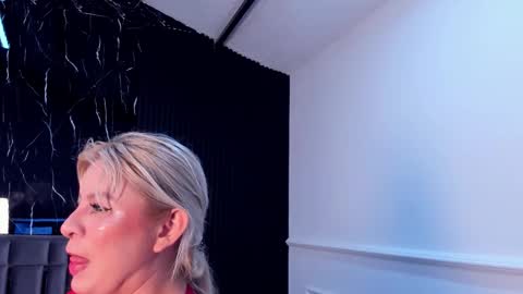 Lola Angel online show from 22, 9, 2025