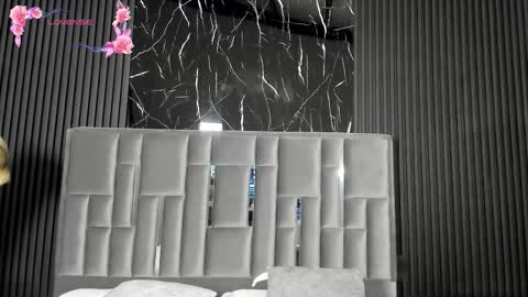 Lola Angel online show from 16, 10, 2025