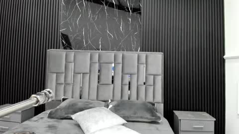 Lola Angel online show from 8, 11, 2025