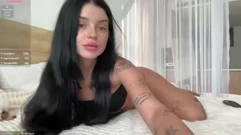 Snapshot of lolaap0pp chatting on 10, 11, 2025 Lola online show from 10, 11, 2025