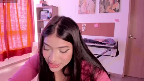 lolaasmith_21 online show from 4, 10, 2025