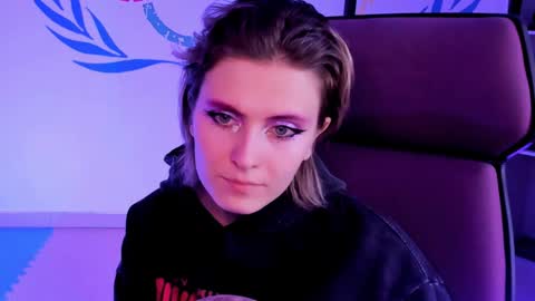 Snapshot of lolaasmus chatting on 15, 12, 2024 I consider myself the god Loki but life just calls me LOL online show from 15, 12, 2024