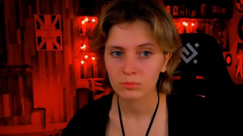 Snapshot of lolaasmus chatting on 17, 12, 2024 I consider myself the god Loki but life just calls me LOL online show from 17, 12, 2024