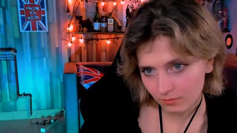 Snapshot of lolaasmus chatting on 17, 12, 2024 I consider myself the god Loki but life just calls me LOL online show from 17, 12, 2024