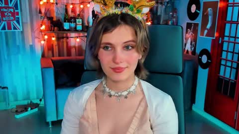 Snapshot of lolaasmus chatting on 20, 12, 2024 I consider myself the god Loki but life just calls me LOL online show from 20, 12, 2024