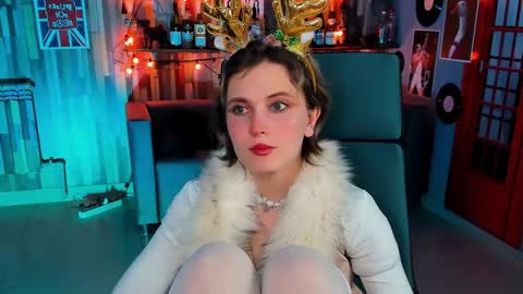 Snapshot of lolaasmus chatting on 20, 12, 2024 I consider myself the god Loki but life just calls me LOL online show from 20, 12, 2024