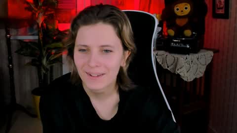 Snapshot of lolaasmus chatting on 21, 12, 2024 I consider myself the god Loki but life just calls me LOL online show from 21, 12, 2024