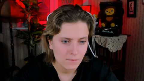 Snapshot of lolaasmus chatting on 21, 12, 2024 I consider myself the god Loki but life just calls me LOL online show from 21, 12, 2024