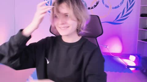 Snapshot of lolaasmus chatting on 24, 12, 2024 I consider myself the god Loki but life just calls me LOL online show from 24, 12, 2024