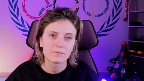 Snapshot of lolaasmus chatting on 28, 12, 2024 I consider myself the god Loki but life just calls me LOL online show from 28, 12, 2024