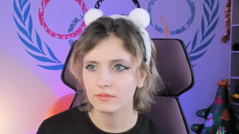 Snapshot of lolaasmus chatting on 28, 12, 2024 I consider myself the god Loki but life just calls me LOL online show from 28, 12, 2024