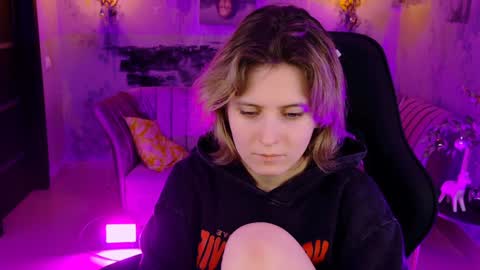 Snapshot of lolaasmus chatting on 3, 1, 2025 I consider myself the god Loki but life just calls me LOL online show from 3, 1, 2025