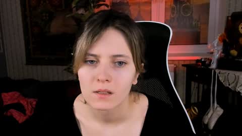 Snapshot of lolaasmus chatting on 10, 1, 2025 I consider myself the god Loki but life just calls me LOL online show from 10, 1, 2025